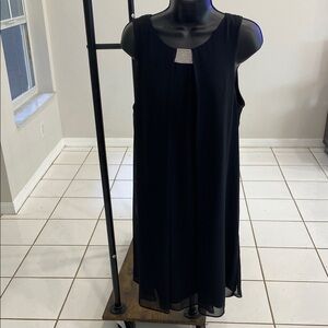 Black Pleated Sleeveless Midi Sundress